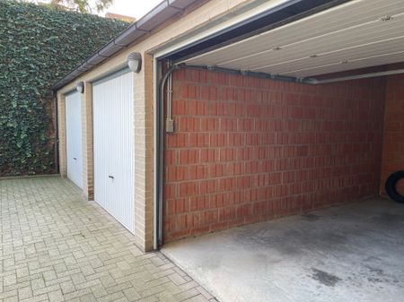 ruim instapklaar twee slaapkamer appartement met groot zongericht terras & gelijkvloerse garage - Photo 3