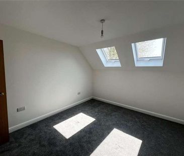 Cooks Lane, Calmore, Southampton, Hampshire, SO40 - Photo 2