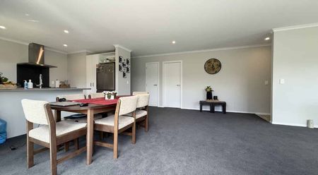 Modern 3-Bedroom House in Wainuiomata - Photo 2