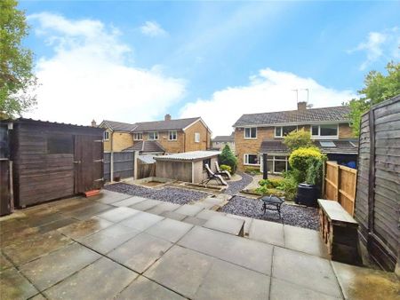 3 bedroom semi-detached house to rent - Photo 4