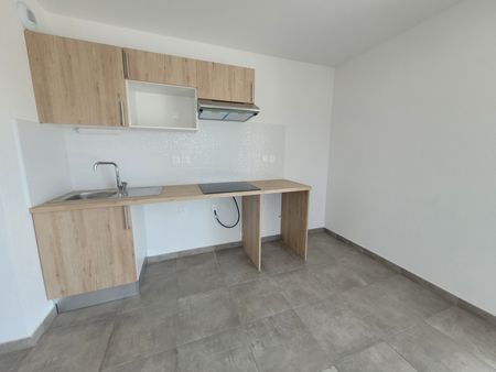 Location Appartement 3 pièces 59m² NIMES 30000 - Photo 2