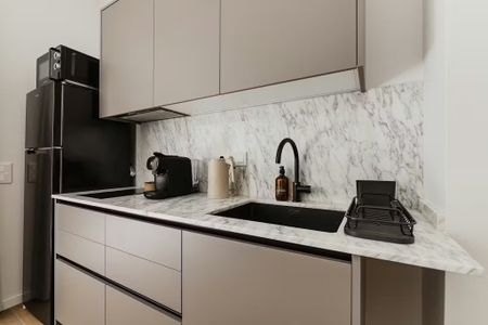 Carrer de la Democràcia, Valencia, Valencian Community 46014 - Photo 2