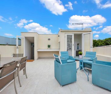 Art Deco Opulence at its Finest! - Photo 5