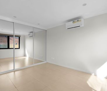 OVERSIZED TWO BEDROOM GRANNY FLAT WITH AIR CONDITIONING - Photo 6