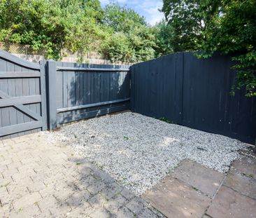 One-Bedroom House share - Photo 5