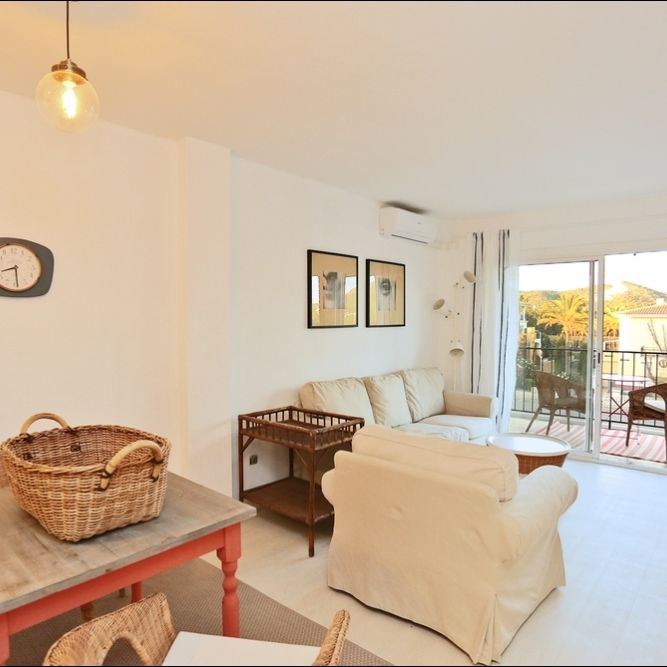 Modern apartment in a complex near the city center in Santa Ponsa - Photo 1
