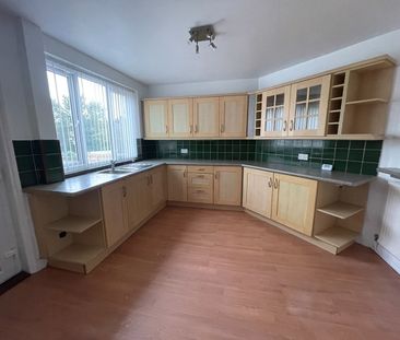 3 Bed Terraced House, Thornton Avenue, LS12 - Photo 6