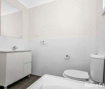 Modern Townhouse - Photo 3