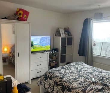 3 bedroom semi-detached house to rent - Photo 4