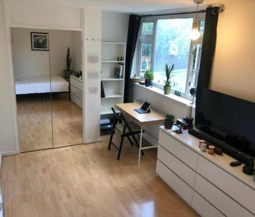 4 bedroom flat share to rent - Photo 1