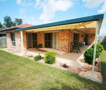 GENEROUS SIZED THREE BEDROOM HOME IN SANDSTONE POINT - Photo 5