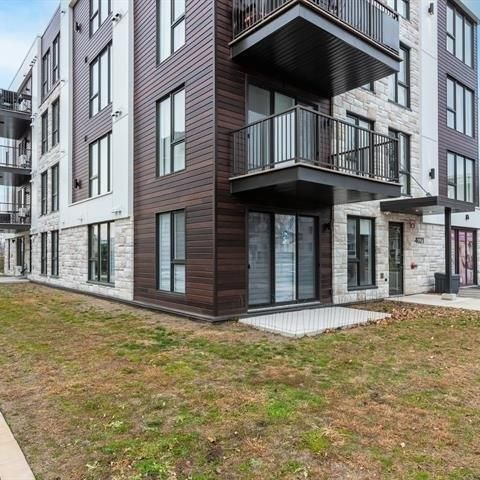 Laval (Chomedey) (Carrefour Saint-Martin) - Photo 1