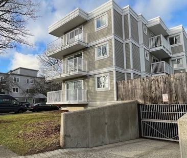 CONDO-renovated-BRIGHT-dishwasher-LAUNDRY-2 balconies-CLEAN - Photo 2