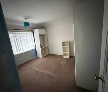 3 Bedroom in LE4 Area - Photo 4