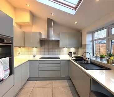 4 bedroom terraced house to rent - Photo 6