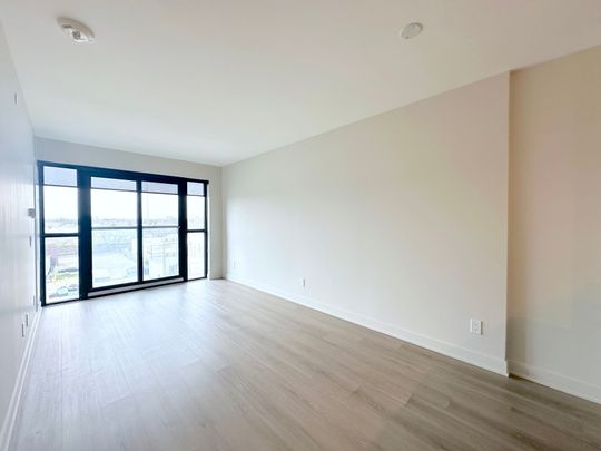 For Lease - 3385 Dundas Street Unit# 514, Toronto, Ontario - Photo 1