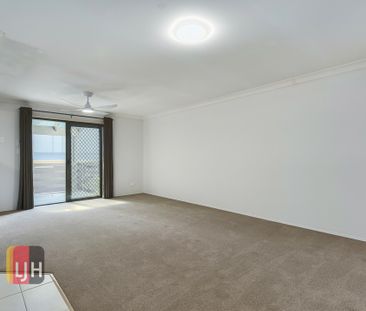 LOVELY, 2 BEDROOM TOWNHOUSE IN EVERTON PARK ! - Photo 4