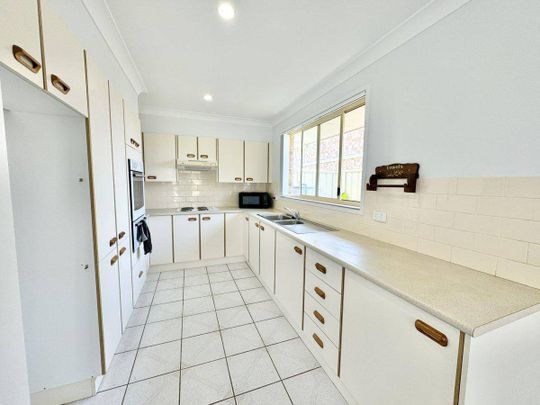 Charming 2-Bedroom Villa - Photo 1