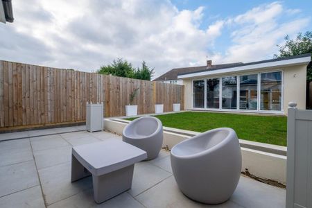 6 bedroom semi-detached house to rent - Photo 5