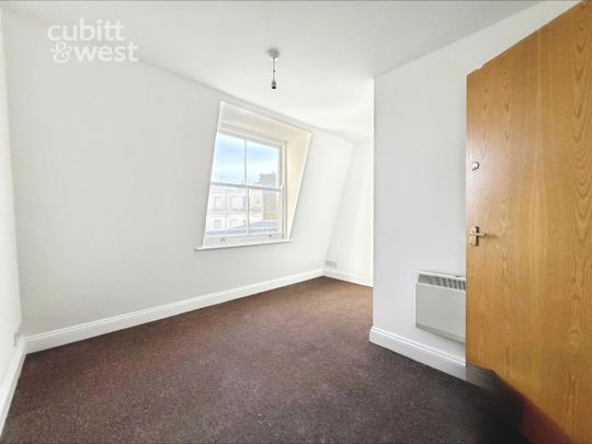 3 bedroom apartment to rent - Photo 1