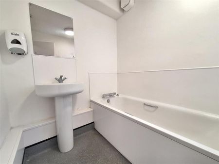 1 bedroom private hall to rent - Photo 2