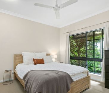 Modern 2 Bed, 2 Bath Unit with Private Yard & Patio – Freshwater Charm - Photo 4