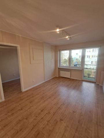Mieszkanie o powierzchni 48m2, I piętro, balkon, os. Asnyka - Zdjęcie 2