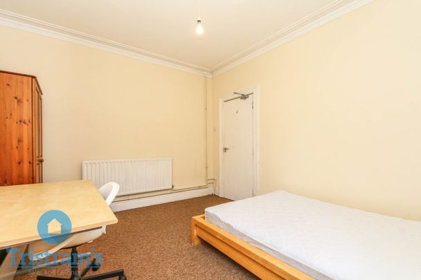 7 bed Semi-Detached House for Rent - Photo 1