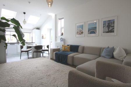 3 bedroom ground floor flat to rent - Photo 2