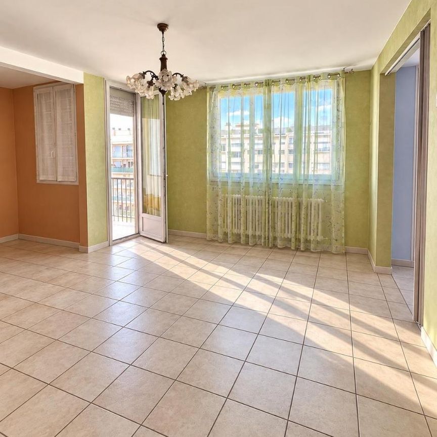 Location Appartement 3 pièces 67m² MACON 71000 - Photo 1