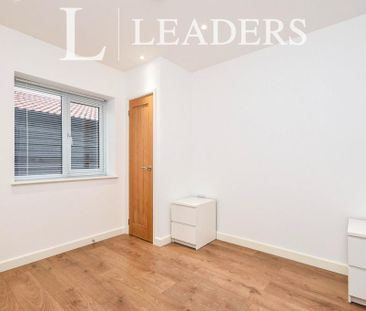 2 bedroom semi-detached house to rent - Photo 4