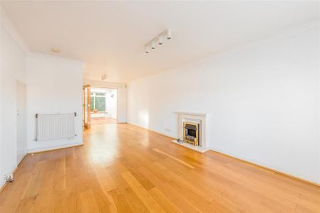 2 bedroom end of terrace house to rent - Photo 2