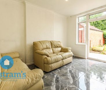 3 bed Detached House for Rent - Photo 1