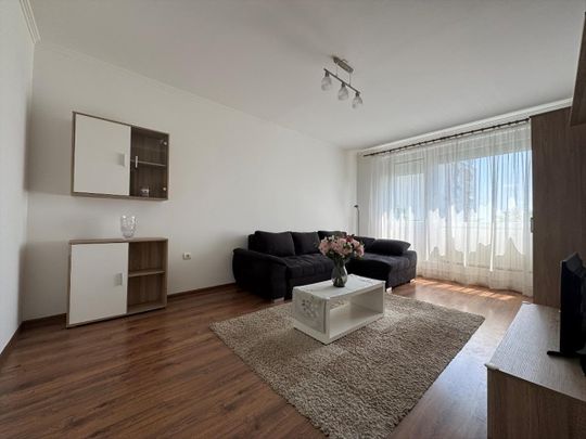 Kiadó felújított panel lakás - Pécs - Fotó 1
