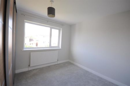 3 bedroom detached house to rent - Photo 4