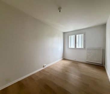 Location Appartement 4 pièces 94m² - Photo 4