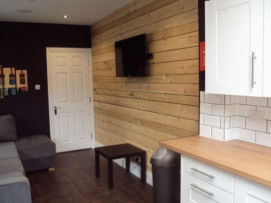 5 bedroom terraced house to rent - Photo 1