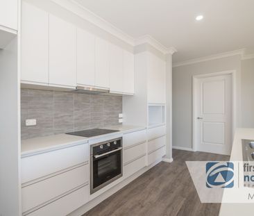 BEAUTIFUL FAMILY HOME - Photo 6