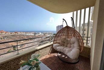 En alquiler piso en Playa Paraíso, Adeje