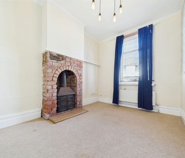 Terraced House to rent on - Photo 6