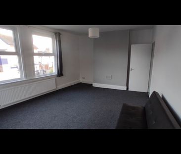 2 Bed Flat, Liscard, CH45 - Photo 3