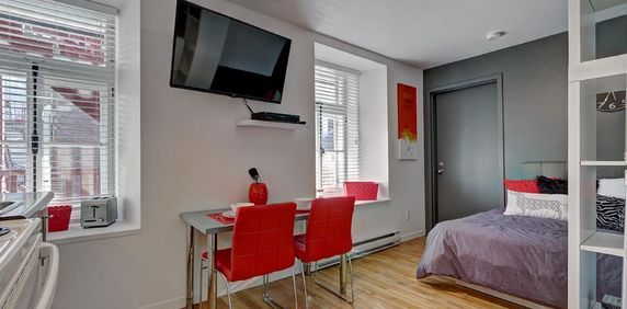 2 AVRIL- Studio fonctionnel en plein ♥ du Vieux-Québec - Photo 2