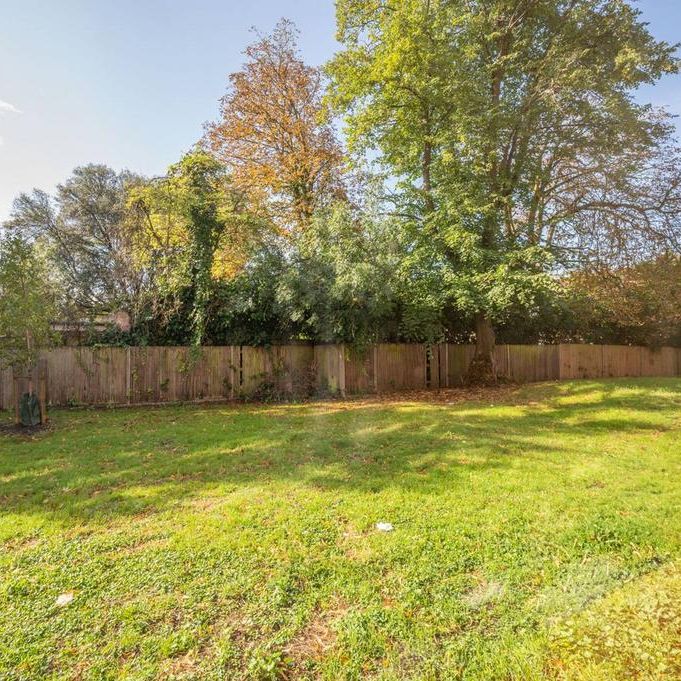 3 bedroom flat to rent - Photo 1