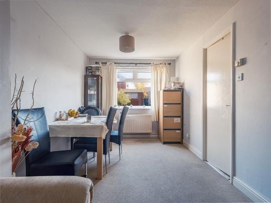 3 bedroom semi-detached house to rent - Photo 1