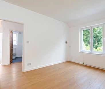 6 Bedroom Detached To Let - Photo 1