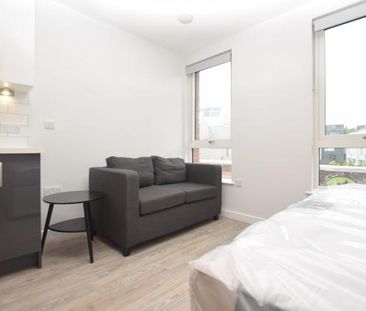 Studio to rent - Photo 1