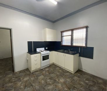 Studio Apartment In The City With A Pool - Photo 5