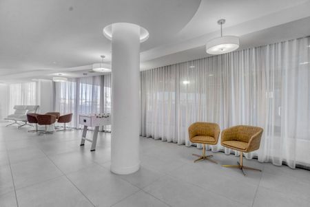 For Lease - 3200 Dakota Common Unit# B906, Burlington, Ontario - Photo 2