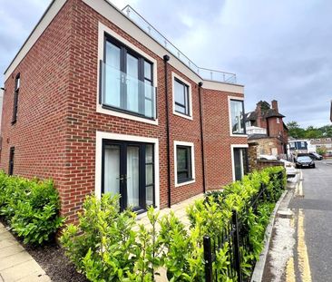 South Road, Weybridge, Surrey, KT13 - Photo 4