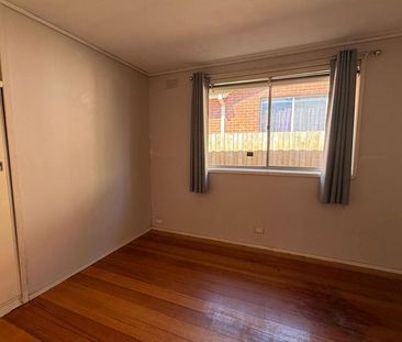 Perfect 3 Bedroom Home - In The Heart Of Bundoora ***APPLY FOR THIS... - Photo 3